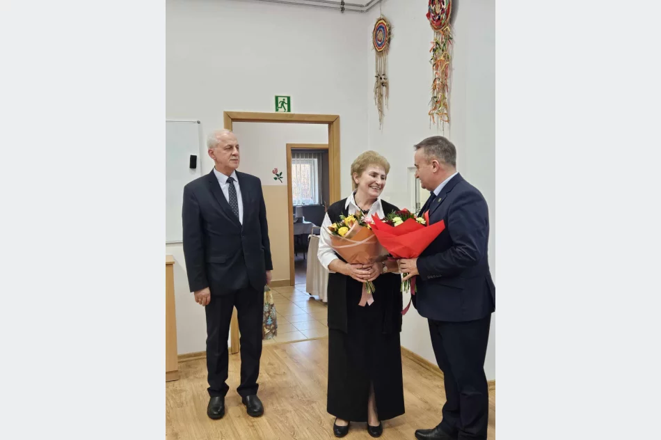 Spotkanie wigilijne połączone z Jubileuszem 8- lecia działalności Dziennego Domu ,, Senior+” - zdjęcie 18