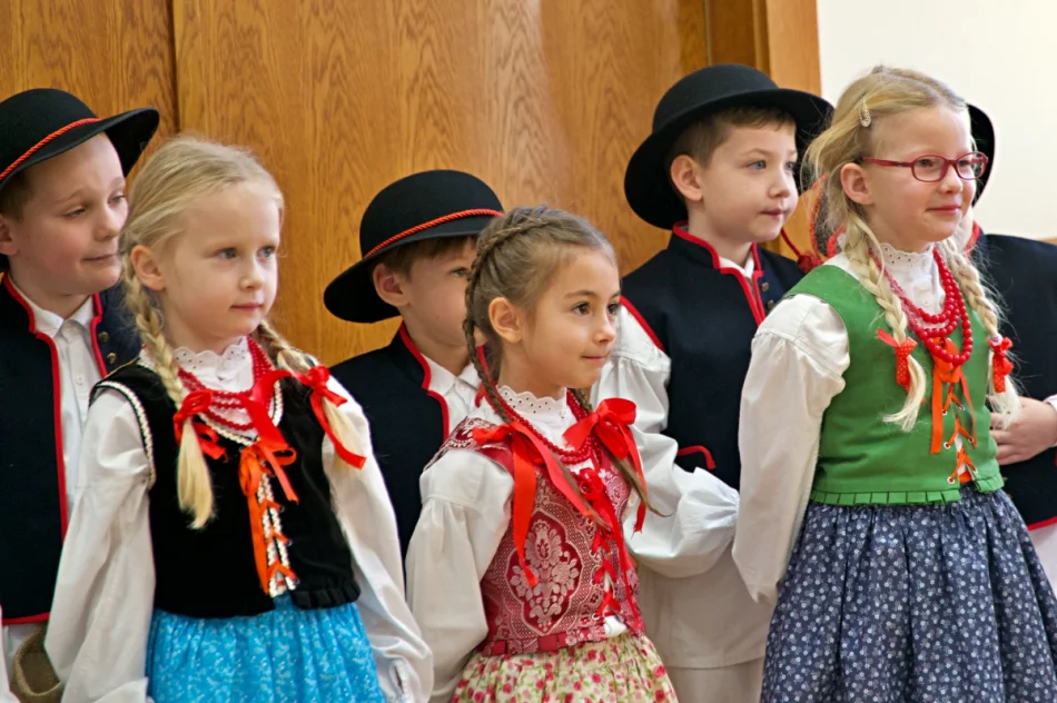 Kolędowanie przedszkolaków w Urzędzie Miasta  - zdjęcie 3