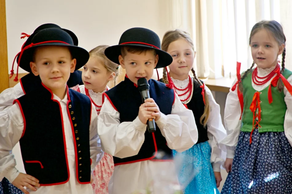 Kolędowanie przedszkolaków w Urzędzie Miasta  - zdjęcie 6