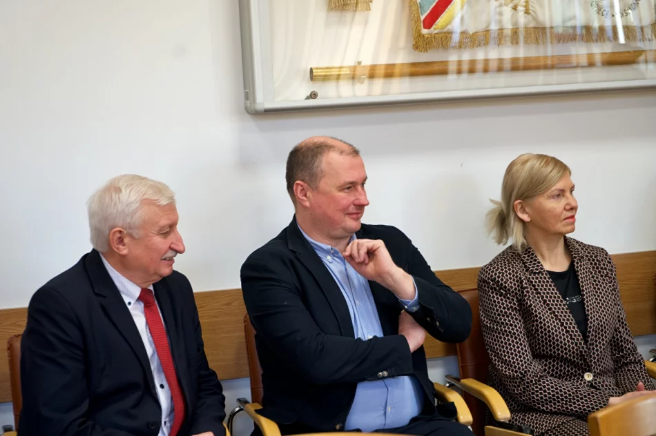 Kolędowanie przedszkolaków w Urzędzie Miasta  - zdjęcie 8