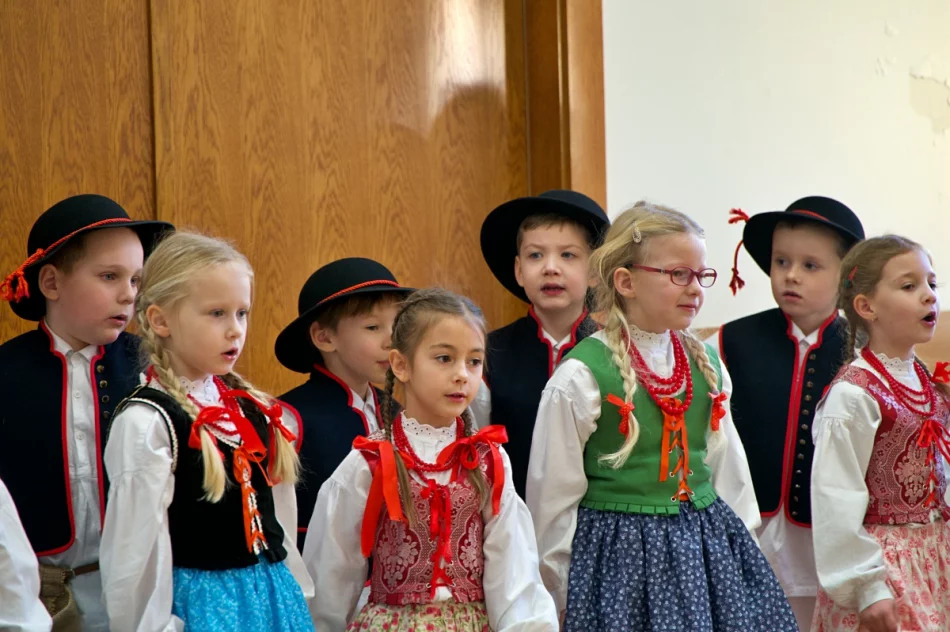 Kolędowanie przedszkolaków w Urzędzie Miasta  - zdjęcie 10