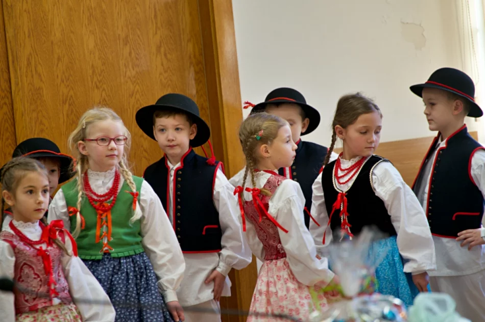 Kolędowanie przedszkolaków w Urzędzie Miasta  - zdjęcie 13