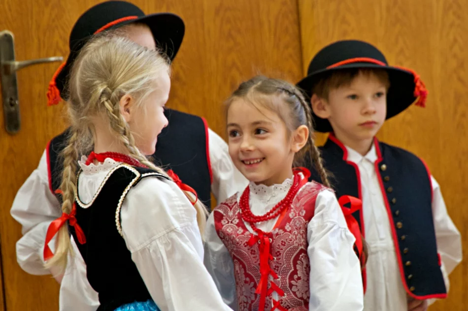 Kolędowanie przedszkolaków w Urzędzie Miasta  - zdjęcie 18