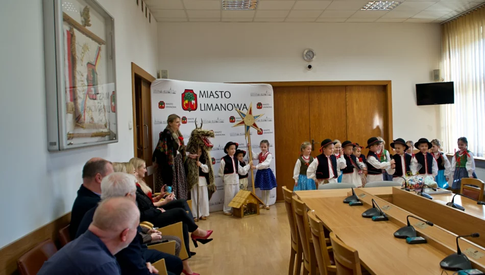 Kolędowanie przedszkolaków w Urzędzie Miasta  - zdjęcie 1