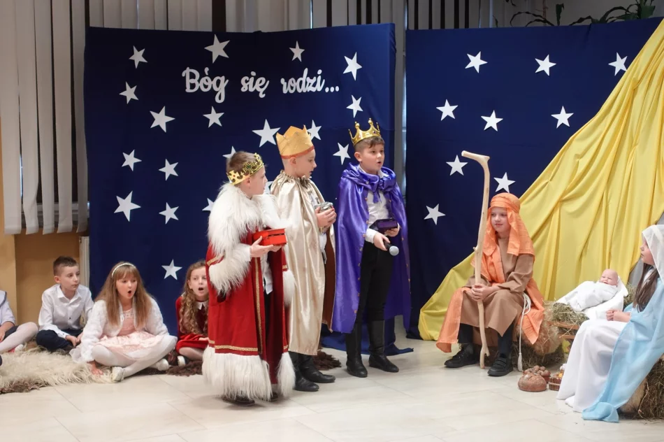 Tradycja łączy pokolenia - Szkoła Podstawowa w Męcinie - zdjęcie 11