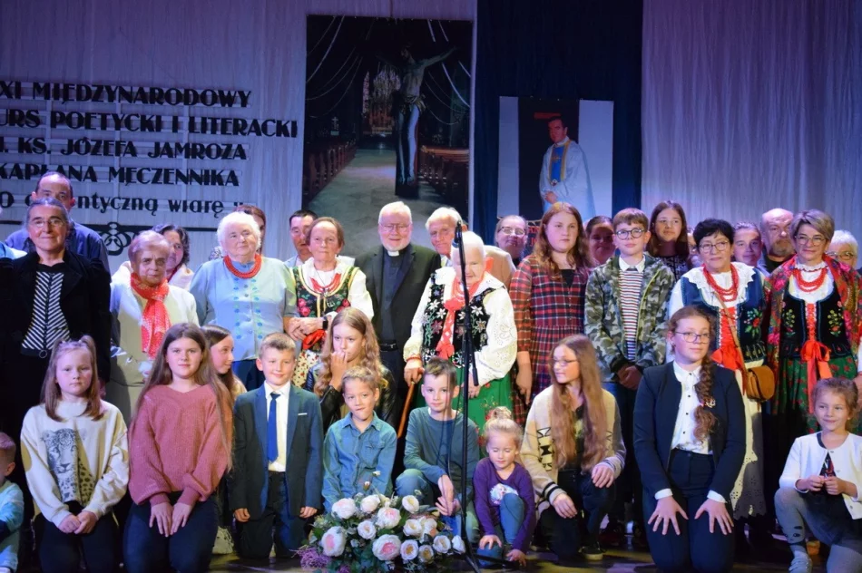 Choćbyście mieli usta spękane od modlitwy, a nie mieli miłości -to nic nie znaczy. Felieton J.Firlej - zdjęcie 2