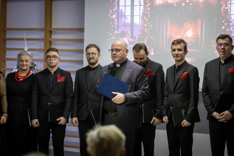 Koncert kolęd chóru LimaNovum w RehStab - zdjęcie 10