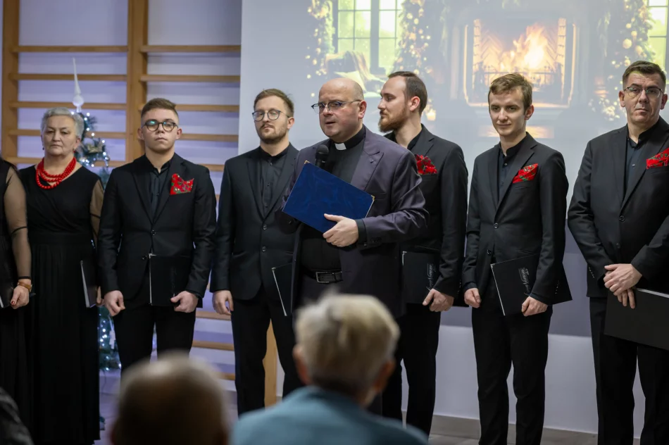 Koncert kolęd chóru LimaNovum w RehStab - zdjęcie 12