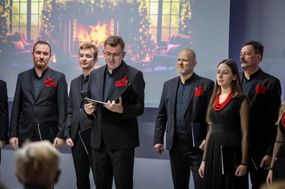 Koncert kolęd chóru LimaNovum w RehStab - zdjęcie 15