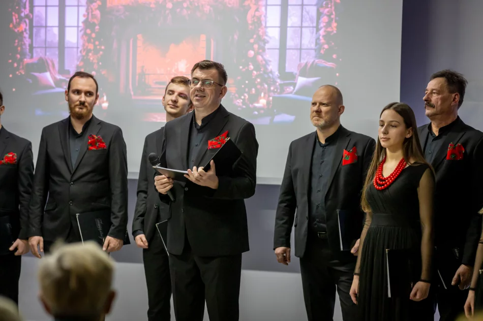 Koncert kolęd chóru LimaNovum w RehStab - zdjęcie 16