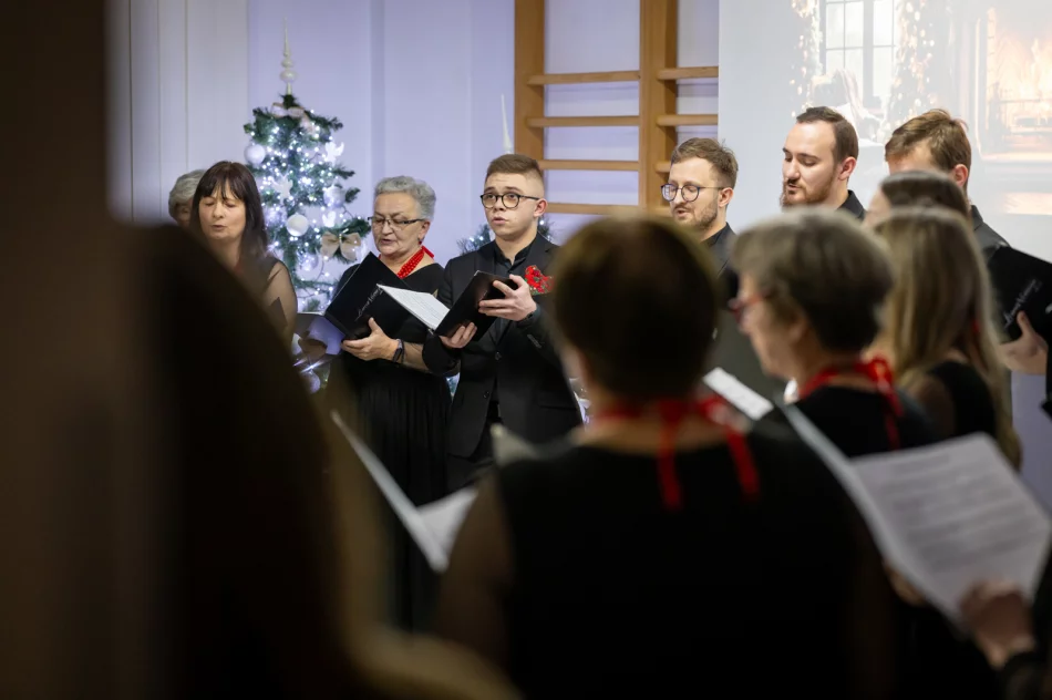 Koncert kolęd chóru LimaNovum w RehStab - zdjęcie 18