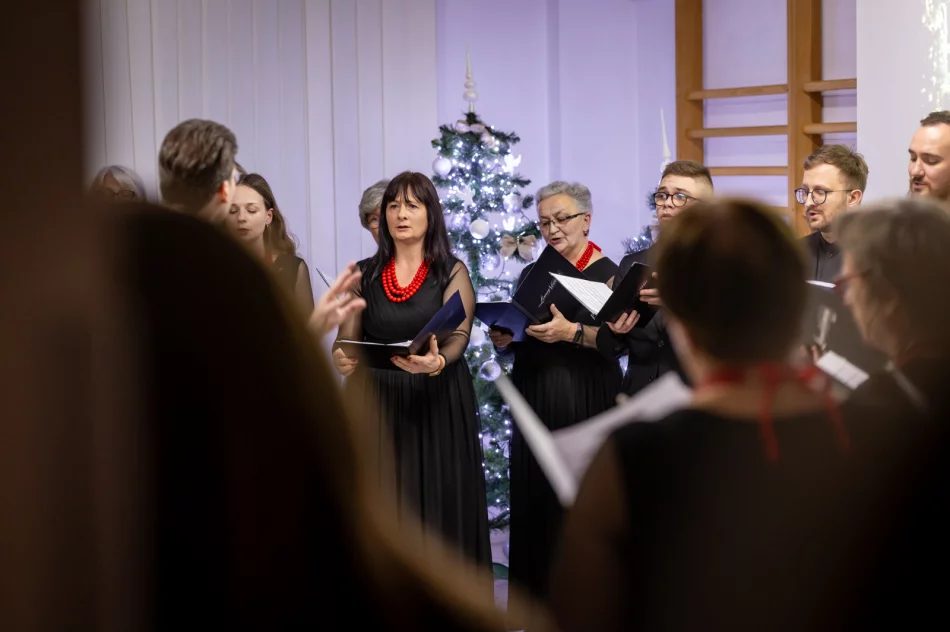 Koncert kolęd chóru LimaNovum w RehStab - zdjęcie 19