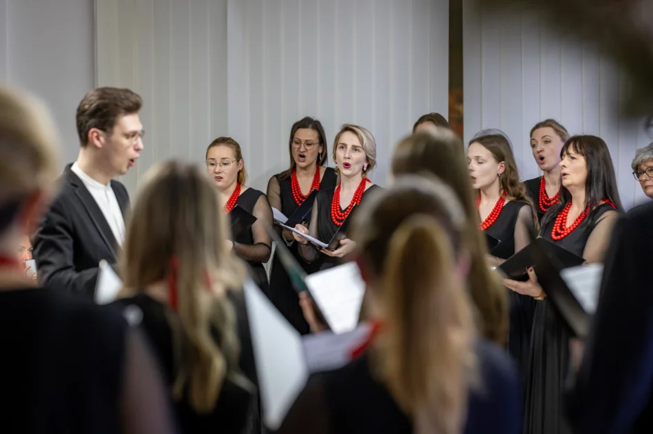 Koncert kolęd chóru LimaNovum w RehStab - zdjęcie 20
