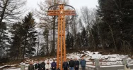 Odtworzono krzyż pomnikowy na cmentarzu wojennym nr 369 w Starej Wsi Golcowie - zdjęcie 2
