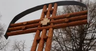 Odtworzono krzyż pomnikowy na cmentarzu wojennym nr 369 w Starej Wsi Golcowie - zdjęcie 3