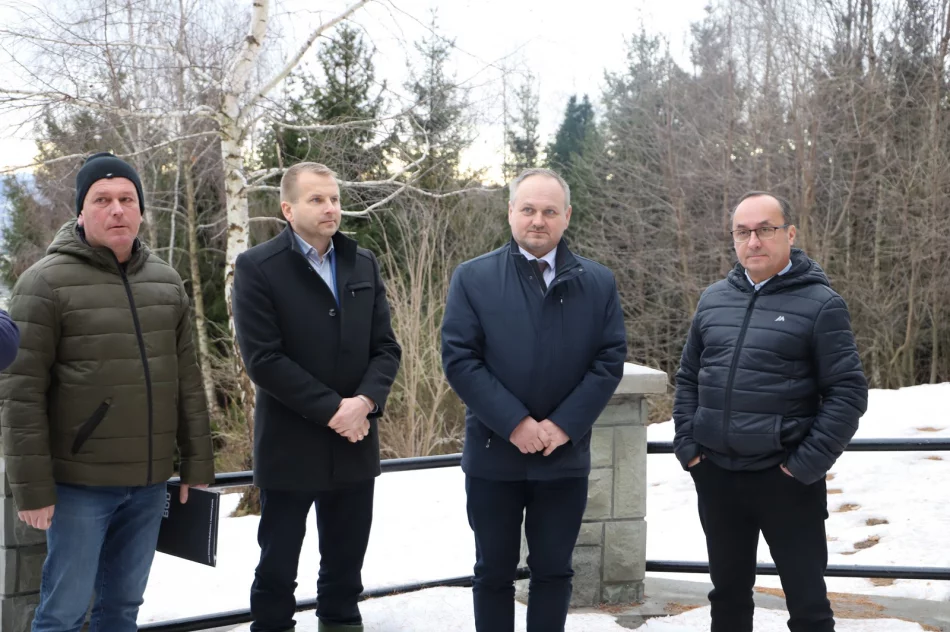 Odtworzono krzyż pomnikowy na cmentarzu wojennym nr 369 w Starej Wsi Golcowie - zdjęcie 19