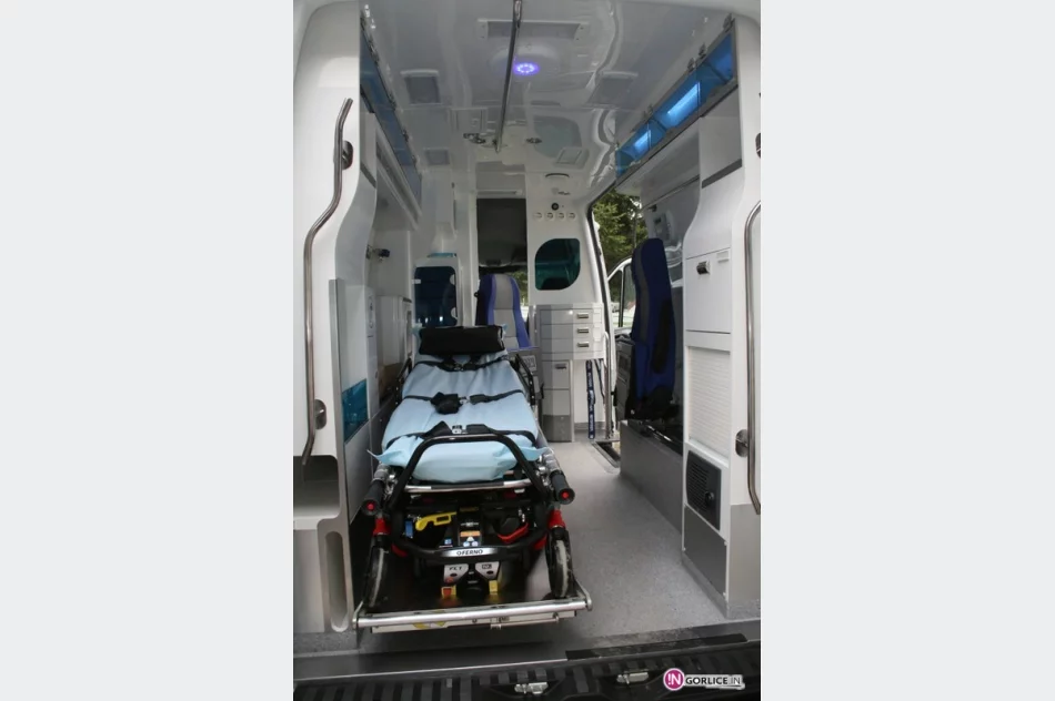 Nowa karetka dla szpitala w Gorlicach - zdjęcie 2