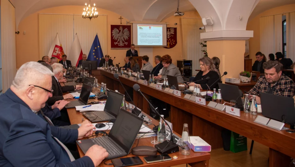 Jednogłośny budżet powiatu, niespełna 50 mln zł na inwestycje - zdjęcie 1