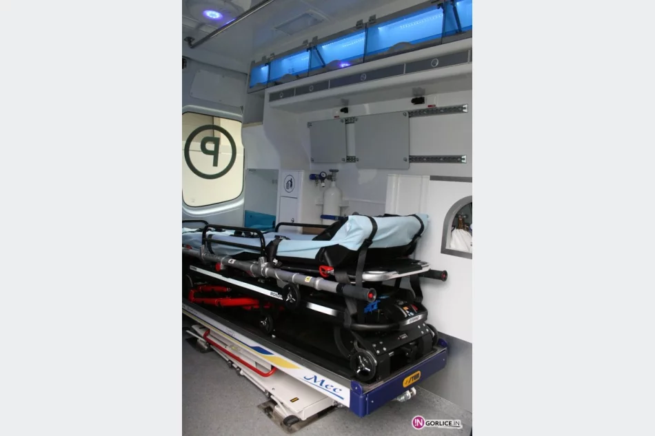 Nowa karetka dla szpitala w Gorlicach - zdjęcie 3