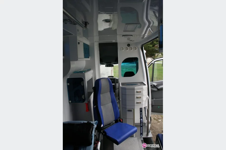 Nowa karetka dla szpitala w Gorlicach - zdjęcie 4