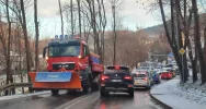 Na drogach jeden lód - dochodzi do kolizji  - zdjęcie 3