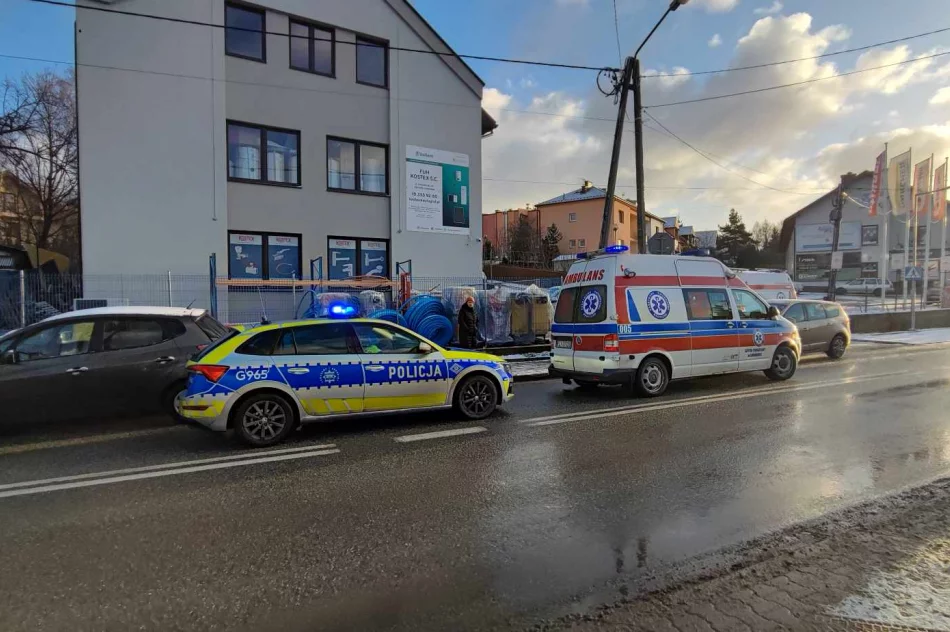 Na drogach jeden lód - dochodzi do kolizji  - zdjęcie 12