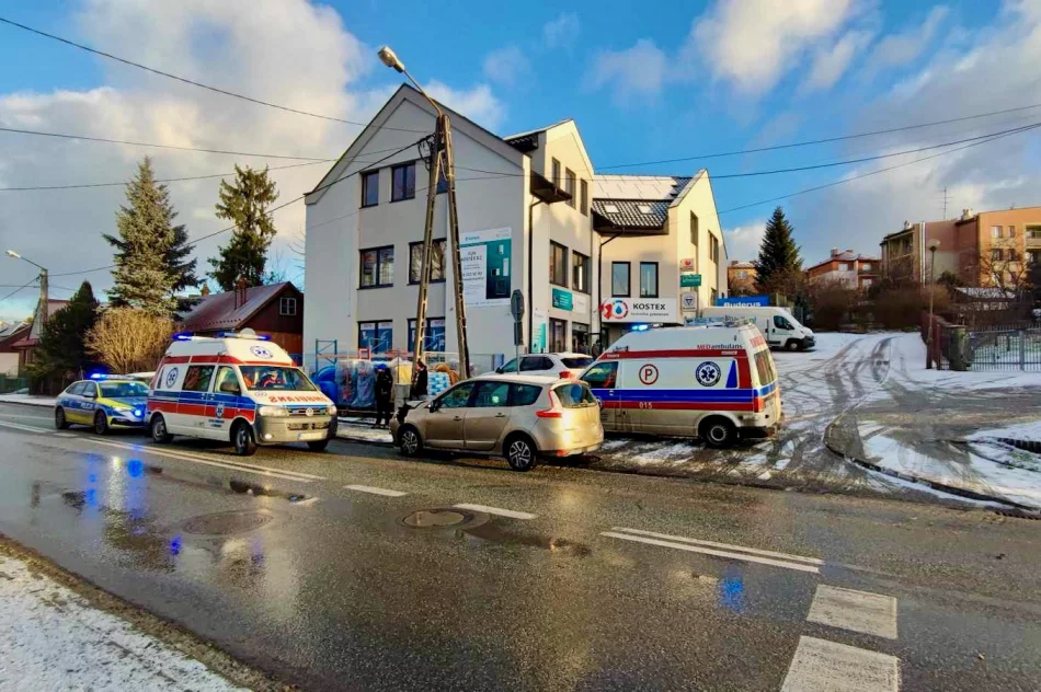 Na drogach jeden lód - dochodzi do kolizji  - zdjęcie 14