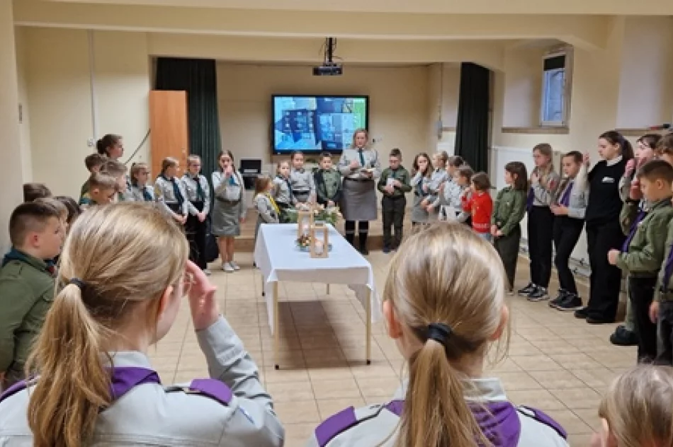 Zuchy i harcerze przekazują Betlejemskie Światełko Pokoju - zdjęcie 15