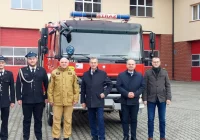 OSP Rupniów z nowym samochodem ratowniczo-gaśniczym - zdjęcie główne
