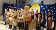 Uczniowie wprowadzają w klimat Bożego Narodzenia (ZDJĘCIA) - zdjęcie 4