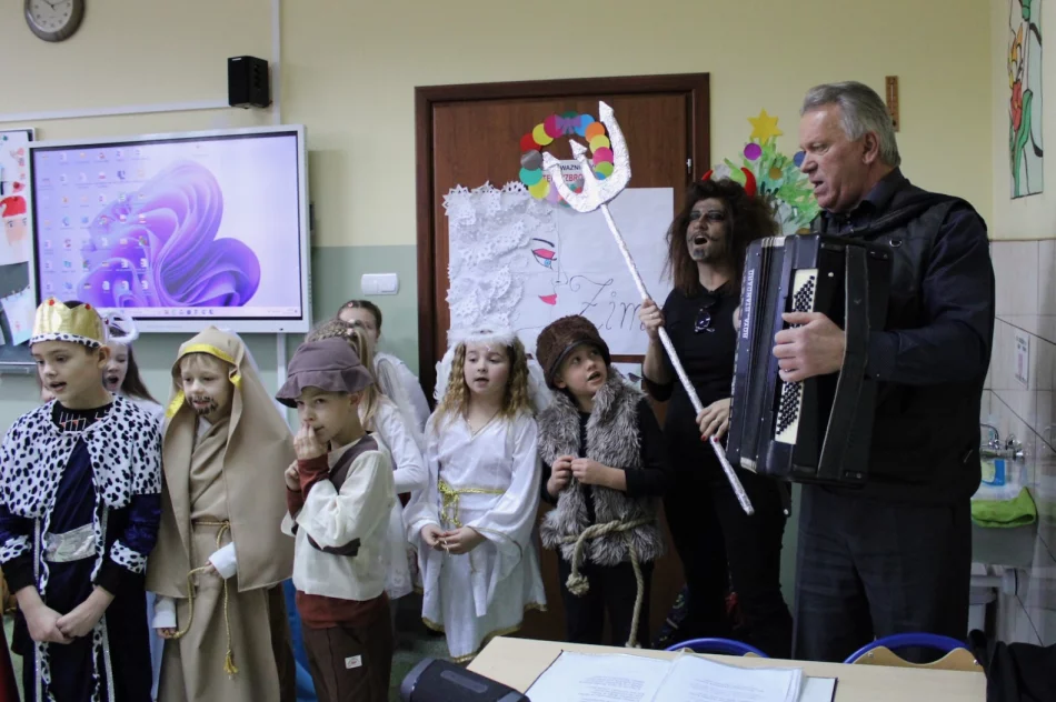 Hej kolęda, kolęda! Wspólne kolędowanie w Starej Wsi - zdjęcie 15