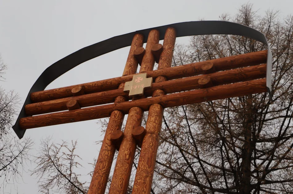 Odnowiono unikatowy krzyż pomnikowy na cmentarzu wojennym (ZDJĘCIA) - zdjęcie 10