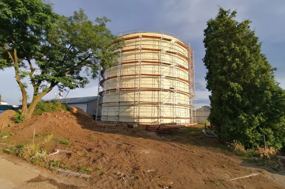 Cieplejszy dom zimą - docieplanie pianą poddaszy i skosów betonowych - zdjęcie 5