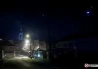 Ciemności na przystanku - zdjęcie główne