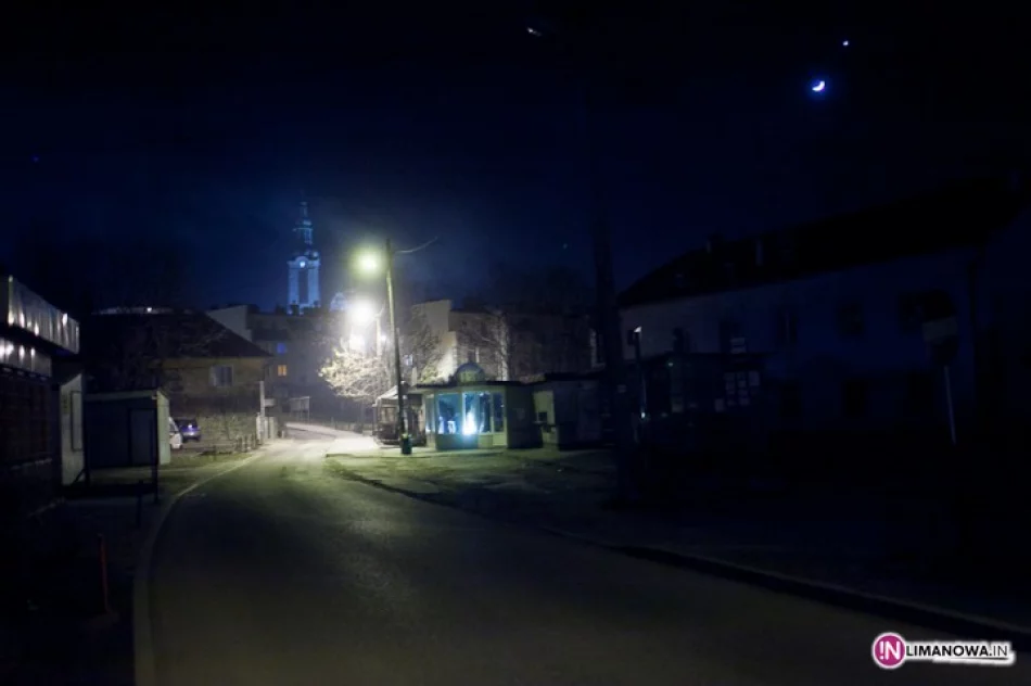 Ciemności na przystanku - zdjęcie 2