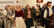 Kolędnicy z Zespołu „Starowiejski Hyr” przybyli z kolędą na sesję Rady Miasta - zdjęcie 2