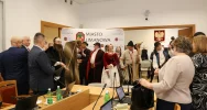 Kolędnicy z Zespołu „Starowiejski Hyr” przybyli z kolędą na sesję Rady Miasta - zdjęcie 3