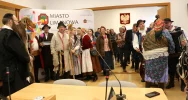 Kolędowanie w Limanowej - Starowiejski HYR na ulicach miasta - zdjęcie 2