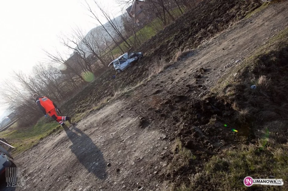 Dachowanie samochodu. Kobieta ranna - zdjęcie 4