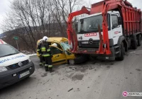 Zderzenie z ciężarówką. Dwie osoby ranne - zdjęcie główne