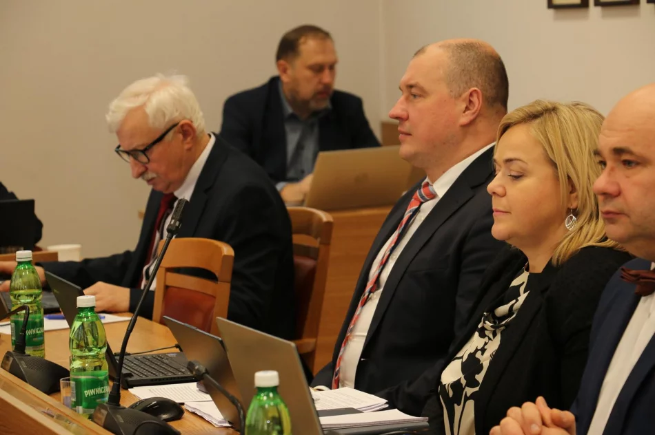 Budżet Miasta Limanowa na 2024 rok przyjęty jednogłośnie – na inwestycje przeznaczone zostanie ponad 52 mln złotych - zdjęcie 7
