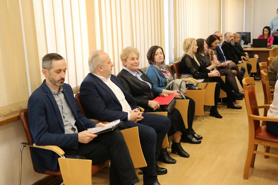 Budżet Miasta Limanowa na 2024 rok przyjęty jednogłośnie – na inwestycje przeznaczone zostanie ponad 52 mln złotych - zdjęcie 8