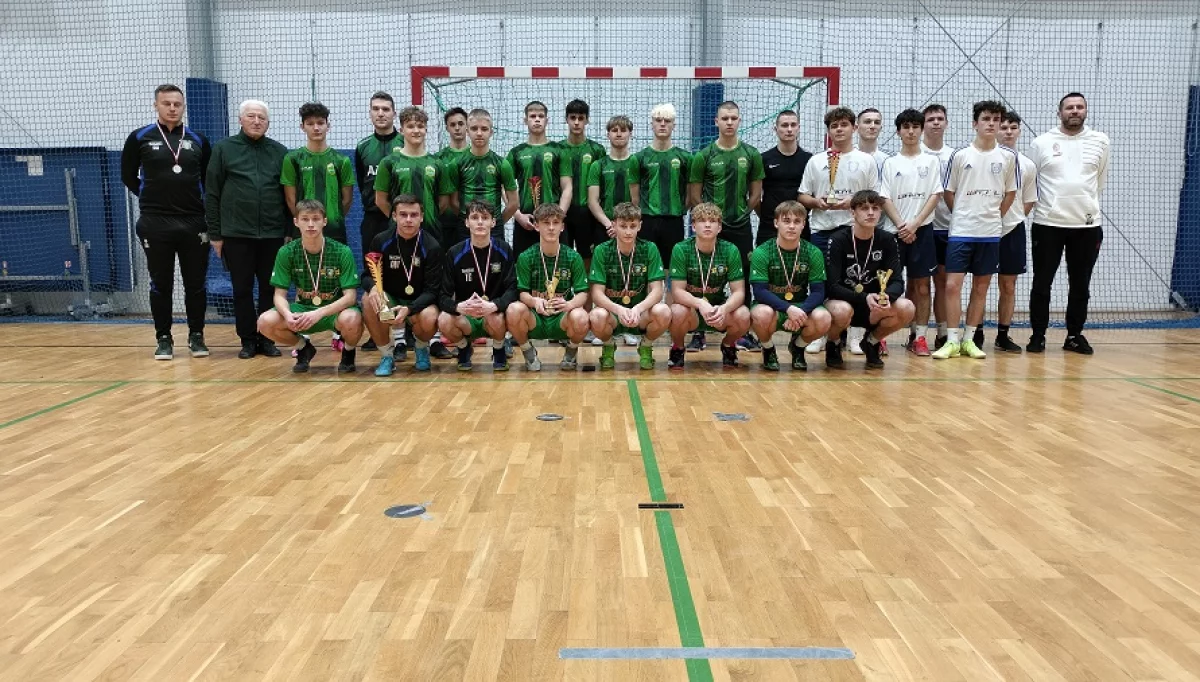 Gorce Kamienica przed Orkanem Niedźwiedź i Uranem Łukowica w juniorach starszych
