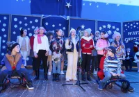 Świąteczny koncert uczniów rozgrzał serca mieszkańców (ZDJĘCIA) - zdjęcie główne