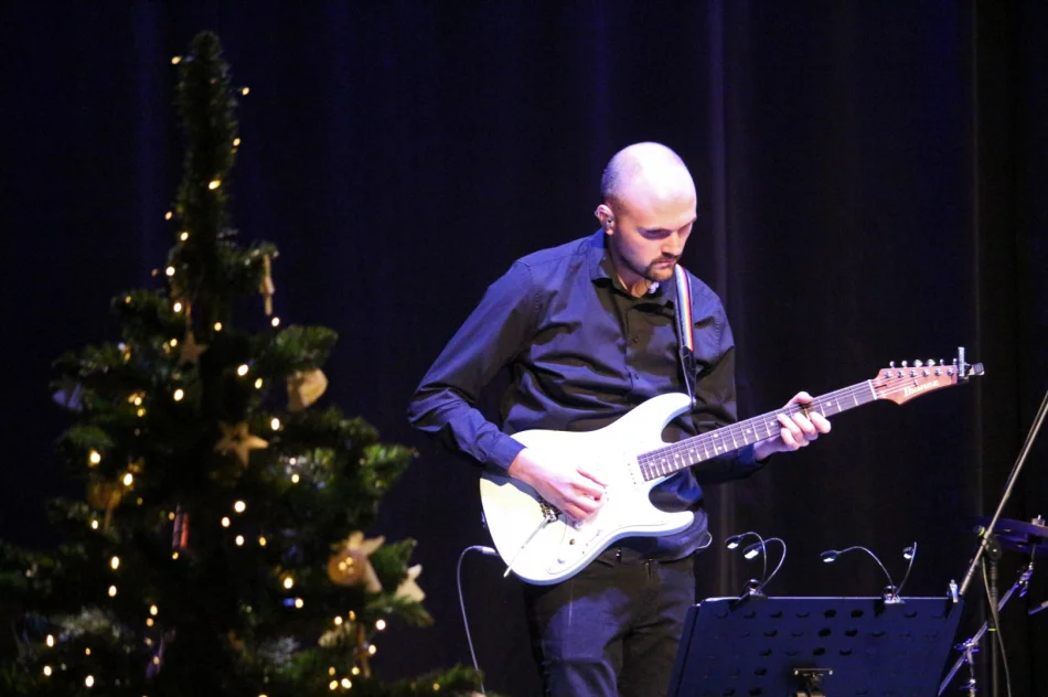 Koncert kolęd w Limanowskim Domu Kultury (ZDJĘCIA) - zdjęcie 11