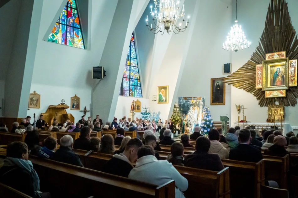 Kolędowy koncert na rzecz nowej „Przystani” (ZDJĘCIA) - zdjęcie 4