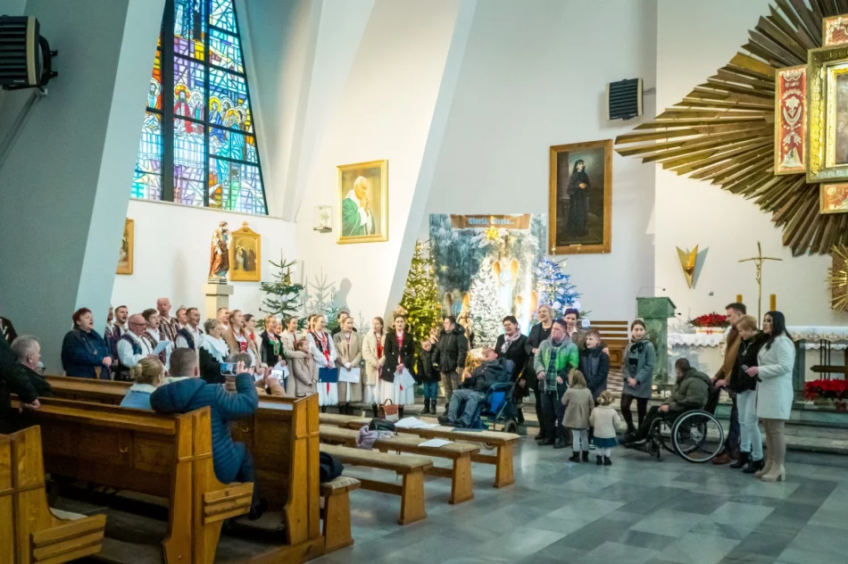 Kolędowy koncert na rzecz nowej „Przystani” (ZDJĘCIA) - zdjęcie 7