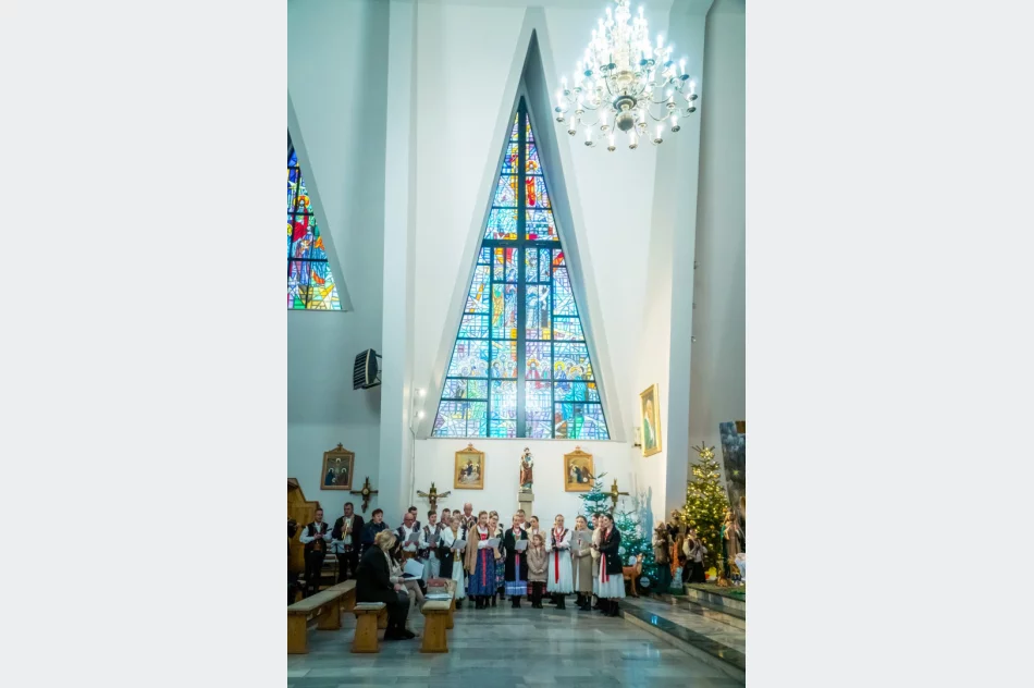 Kolędowy koncert na rzecz nowej „Przystani” (ZDJĘCIA) - zdjęcie 8
