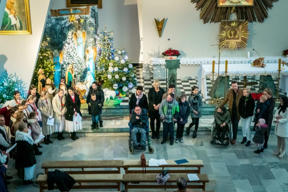 Kolędowy koncert na rzecz nowej „Przystani” (ZDJĘCIA) - zdjęcie 12