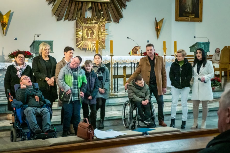Kolędowy koncert na rzecz nowej „Przystani” (ZDJĘCIA) - zdjęcie 19